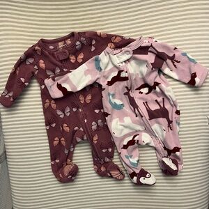 Carter's Fleece One-Piece footed pajamas - size Newborn